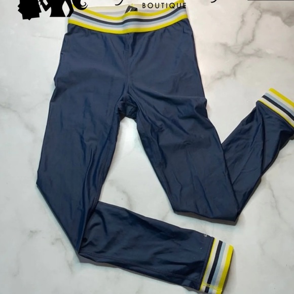 Bundle JOLYN shorts, THE UPSIDE Soul-cycle Midi Pant Leggings ,NIKE shorts - Picture 16 of 16